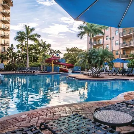 Wyndham Palmaire Hotel